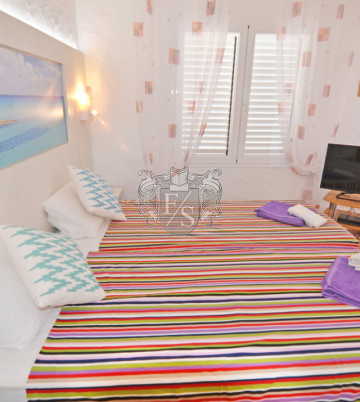 Schöne Apartment in Talamanca ( Sommer Strand und Sonnenschein )