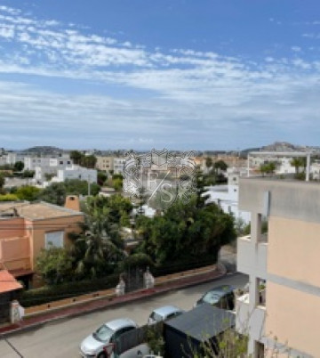 Schönes Apartment mit Dachterrasse- Blick auf Dalt Vila , das Meer, und Abends den Sonnenuntergang